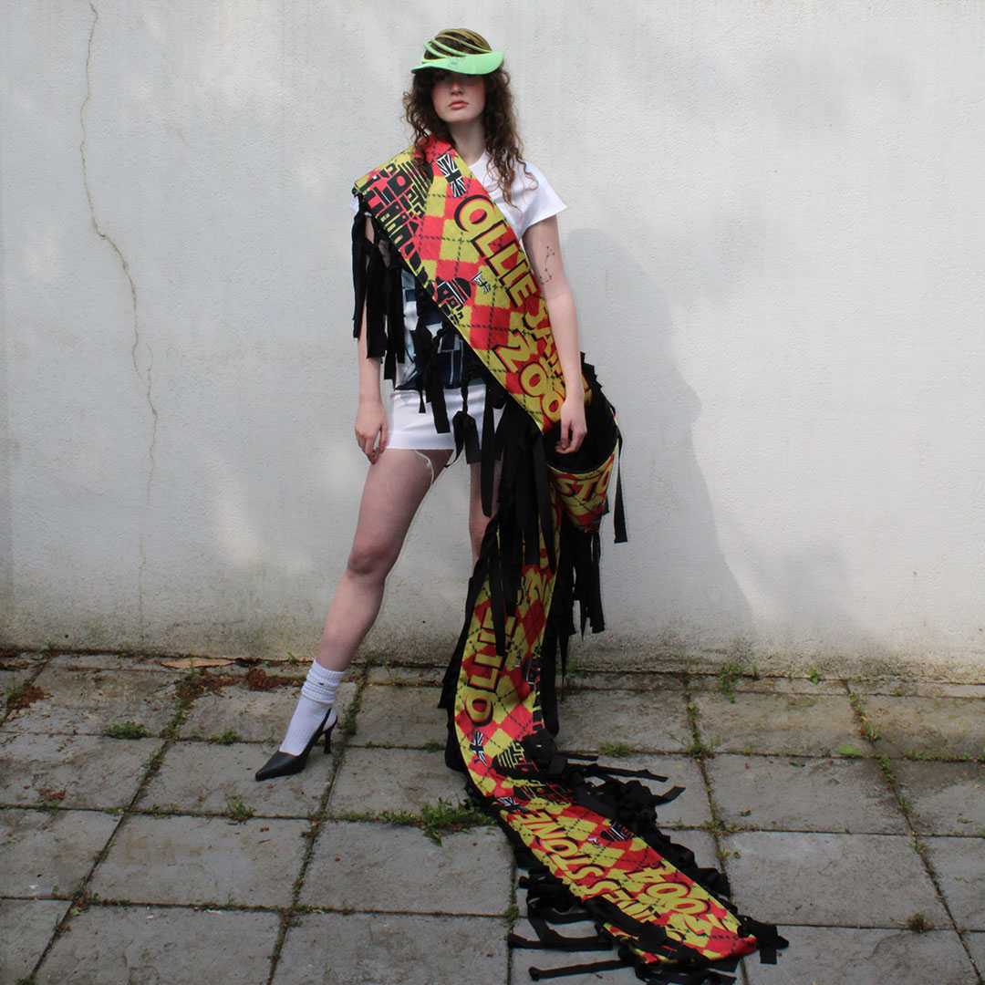A Girl's First Love: Look 1