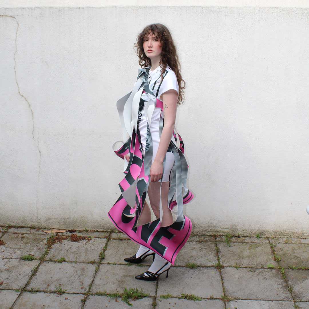 A Girl's First Love: Look 2